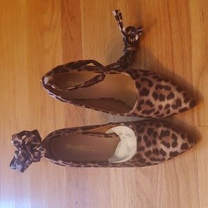 Shoedazzle leopard print ankle-wrap pumps. Pointed-toe Size 6